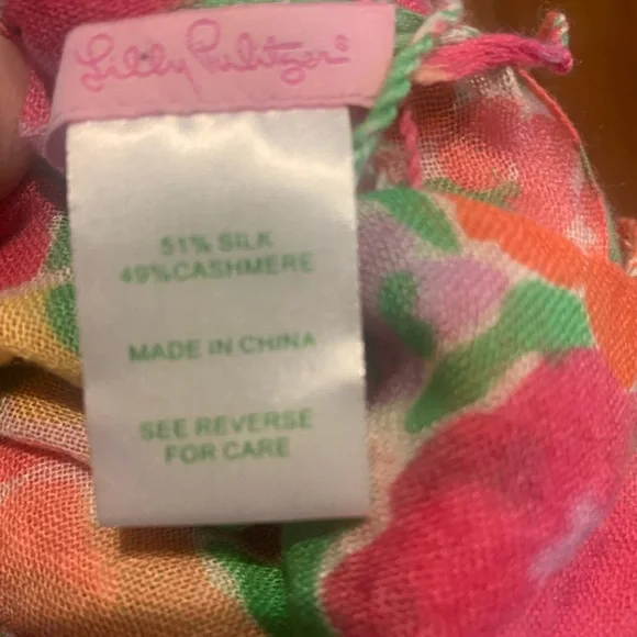 COPY - Lilly Pulitzer Murfee scarf.  Silk and cashmere. - Picture 2 of 2